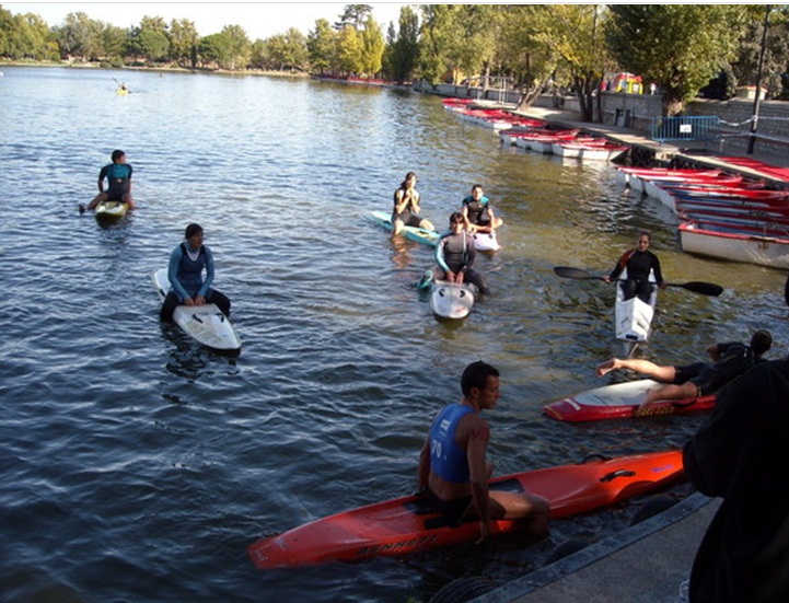 Competicion de salvamento y socorrismo pruebas de playa en Madrid en la laguna de la Casa de campo(Aguas abiertas)